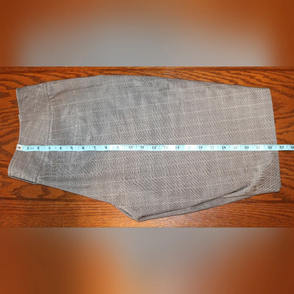 Michael Kors Shorts - Picture 4 of 7